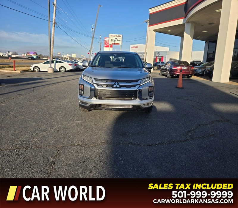 Mitsubishi Outlander Sport Vehicle Full-screen Gallery Image 2