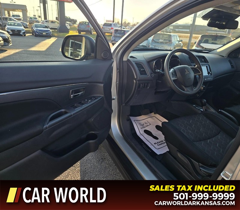 Mitsubishi Outlander Sport Vehicle Full-screen Gallery Image 7