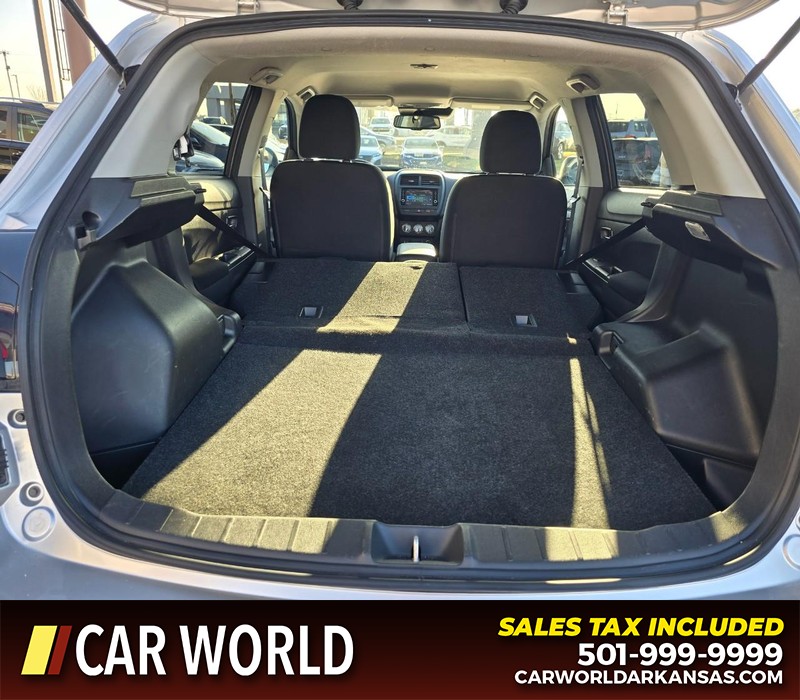 Mitsubishi Outlander Sport Vehicle Full-screen Gallery Image 14