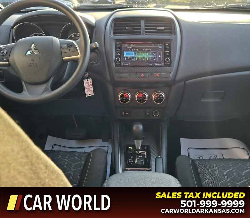 Mitsubishi Outlander Sport Vehicle Full-screen Gallery Image 18