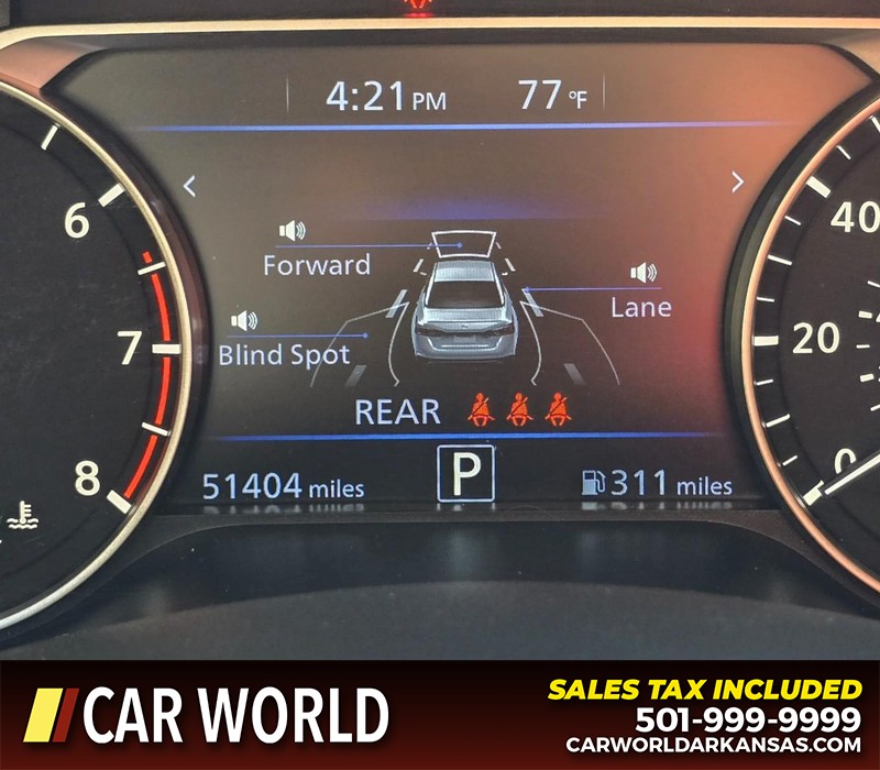 Nissan Altima Vehicle Full-screen Gallery Image 16