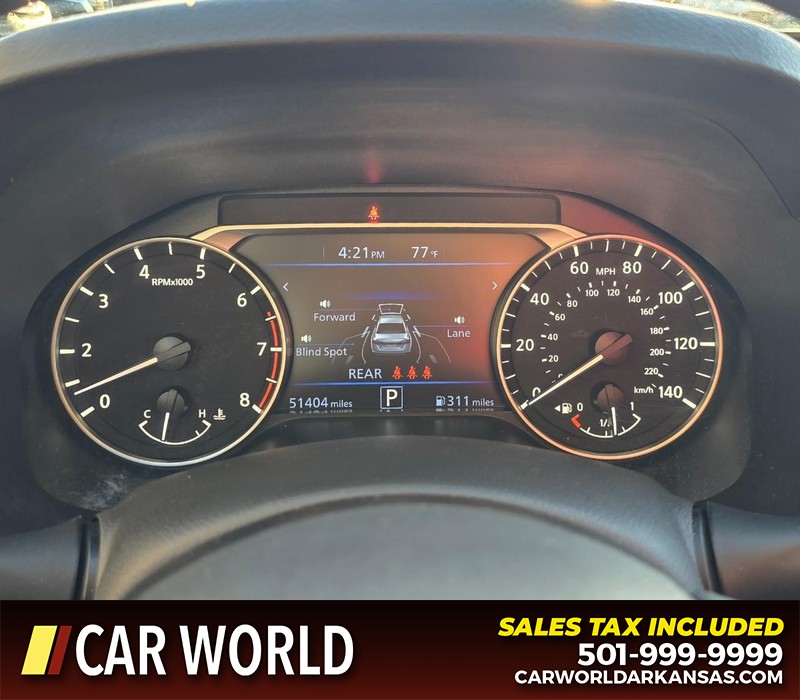 Nissan Altima Vehicle Full-screen Gallery Image 17