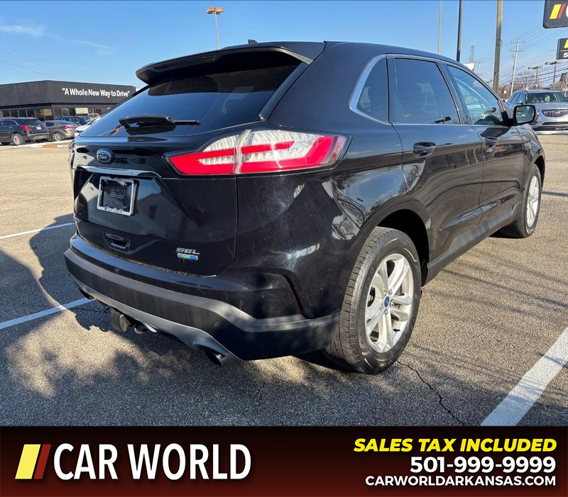 Ford Edge Vehicle Full-screen Gallery Image 3