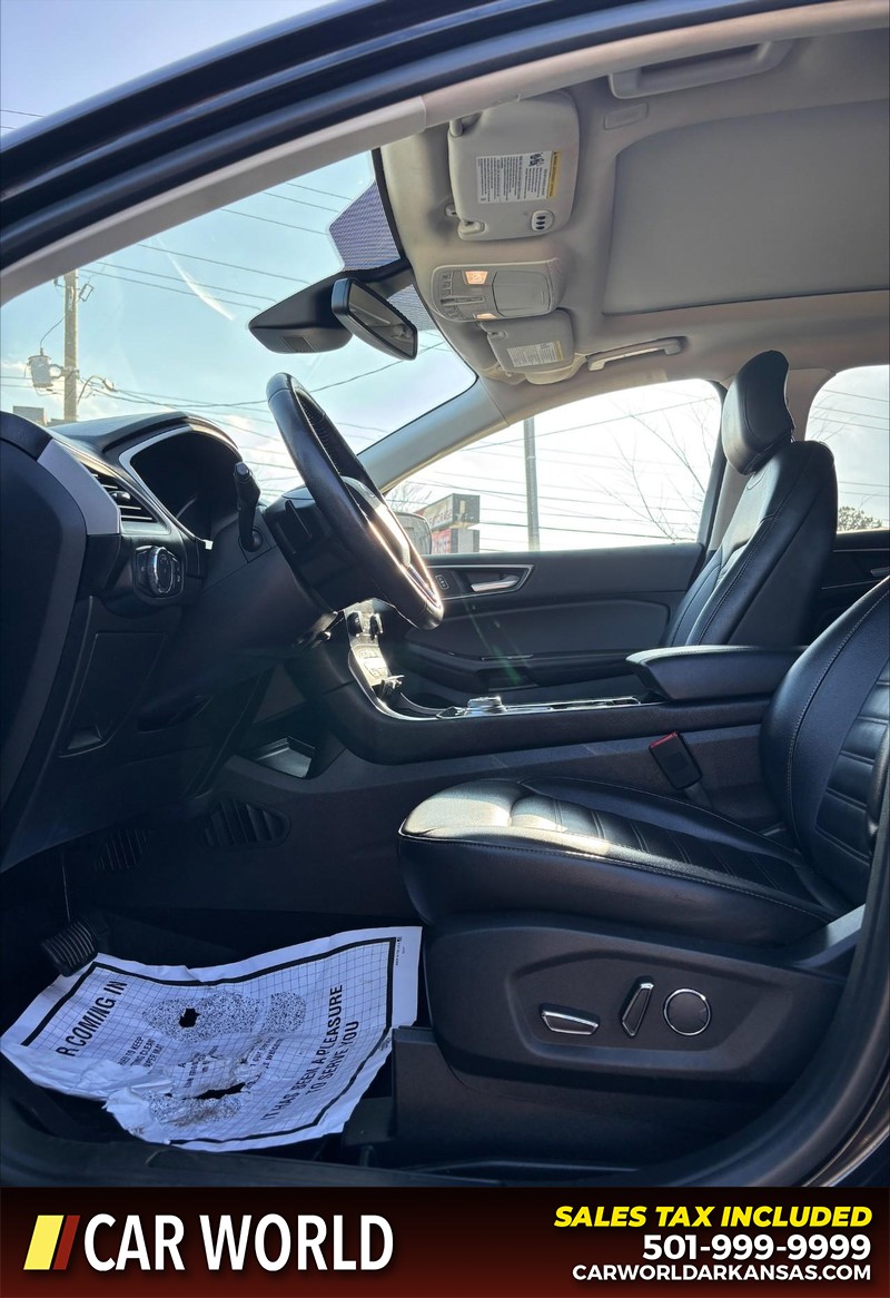 Ford Edge Vehicle Full-screen Gallery Image 13