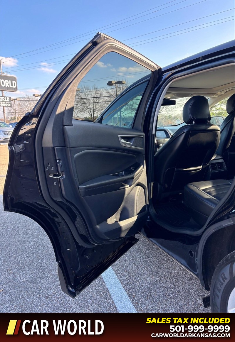 Ford Edge Vehicle Full-screen Gallery Image 14