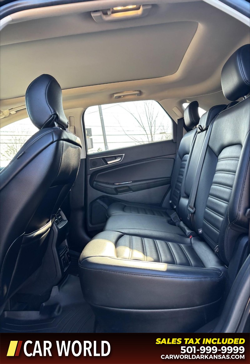 Ford Edge Vehicle Full-screen Gallery Image 15