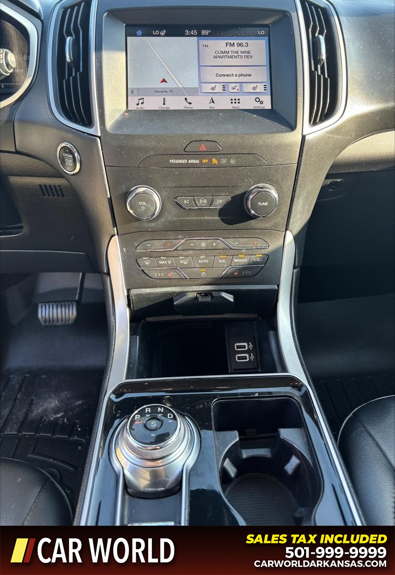 Ford Edge Vehicle Full-screen Gallery Image 17