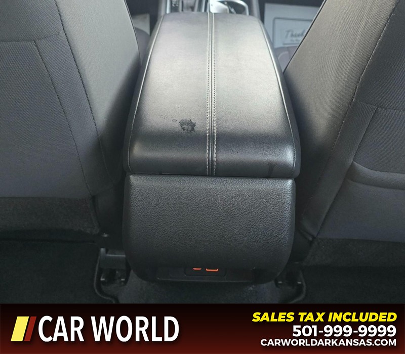 Nissan Altima Vehicle Full-screen Gallery Image 19