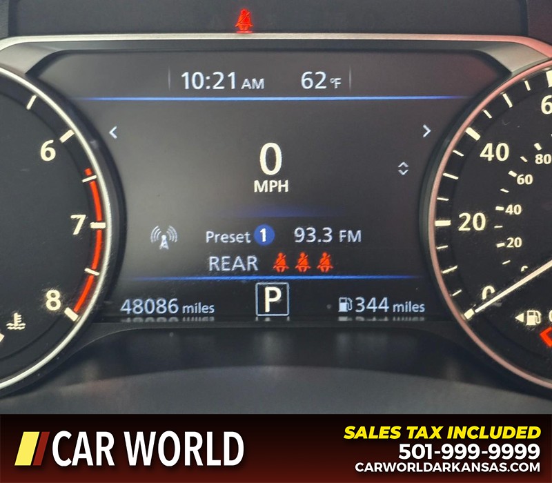 Nissan Altima Vehicle Full-screen Gallery Image 16