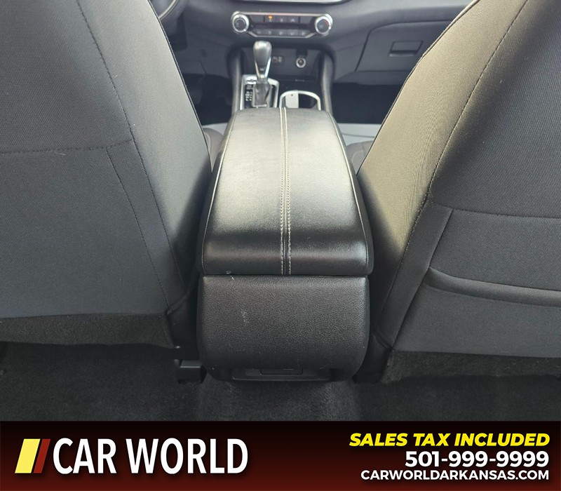 Nissan Altima Vehicle Full-screen Gallery Image 19