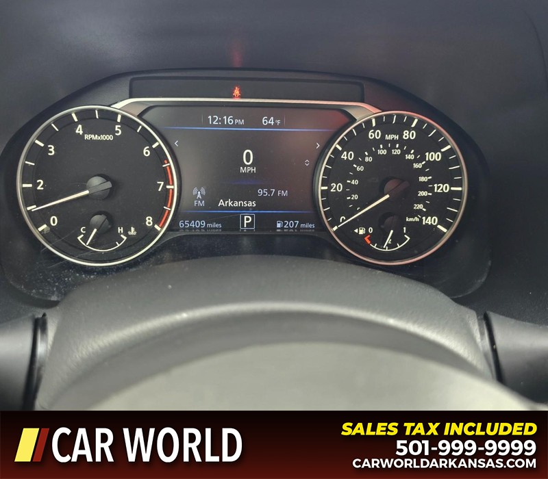 Nissan Altima Vehicle Full-screen Gallery Image 17