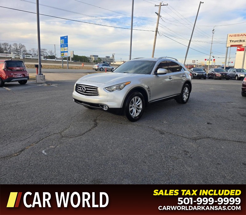 INFINITI QX70 Vehicle Full-screen Gallery Image 3