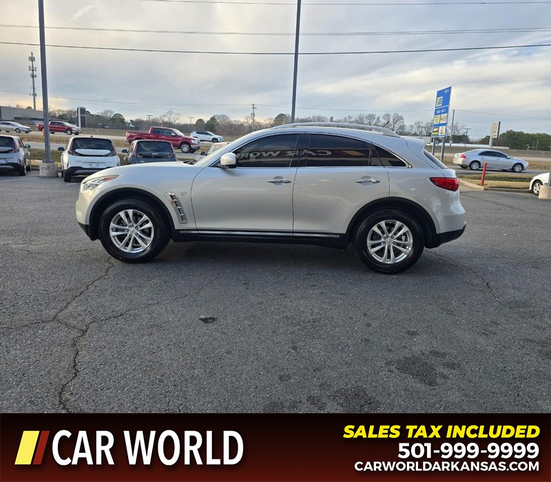 INFINITI QX70 Vehicle Full-screen Gallery Image 4