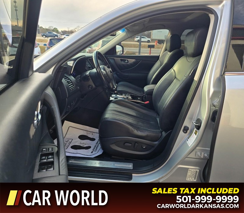 INFINITI QX70 Vehicle Full-screen Gallery Image 8