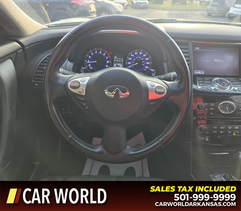 INFINITI QX70 Vehicle Full-screen Gallery Image 16