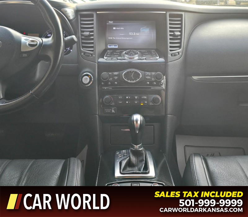 INFINITI QX70 Vehicle Full-screen Gallery Image 19