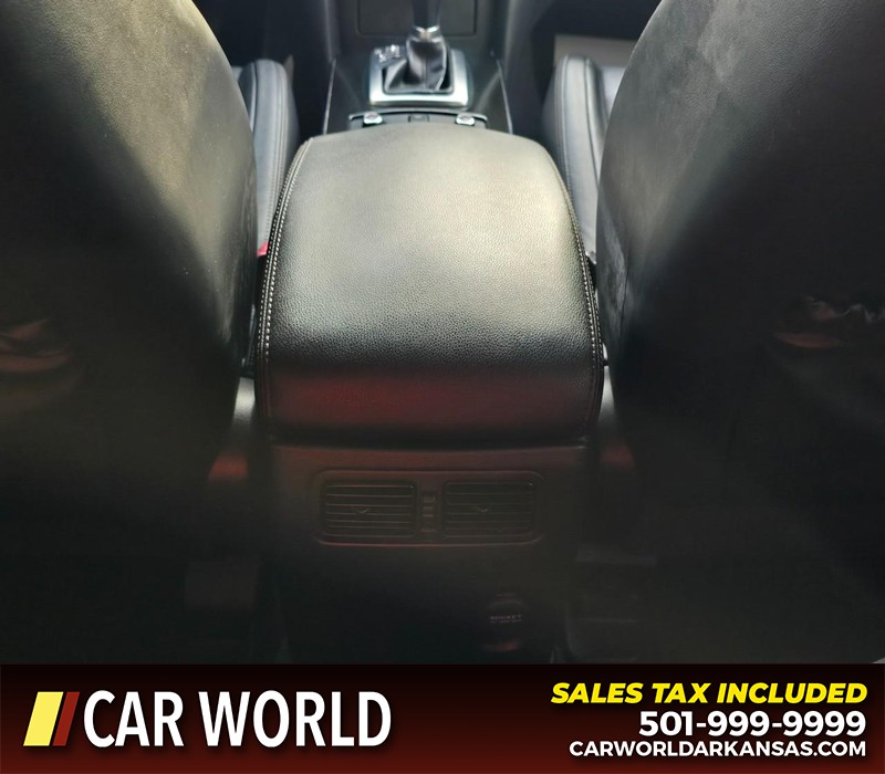 INFINITI QX70 Vehicle Full-screen Gallery Image 21