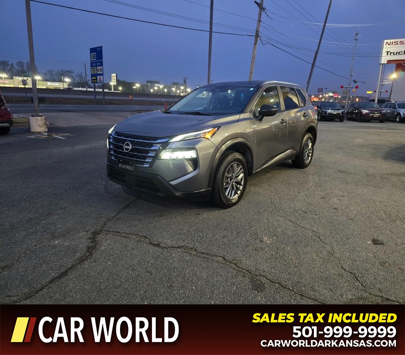 Nissan Rogue Vehicle Full-screen Gallery Image 3