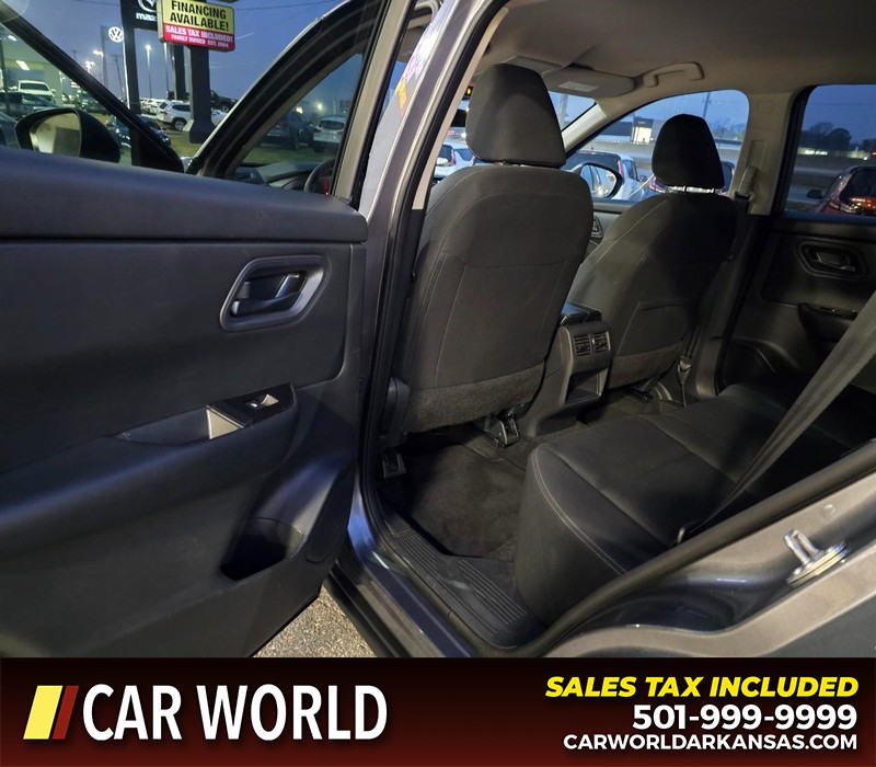 Nissan Rogue Vehicle Full-screen Gallery Image 9