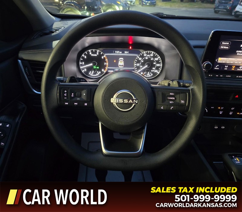 Nissan Rogue Vehicle Full-screen Gallery Image 15