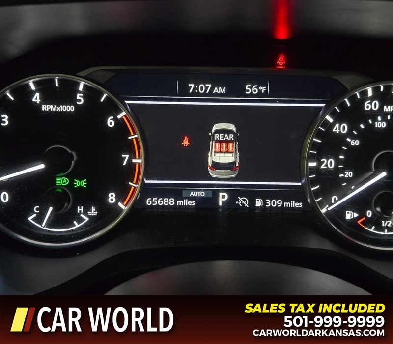 Nissan Rogue Vehicle Full-screen Gallery Image 16