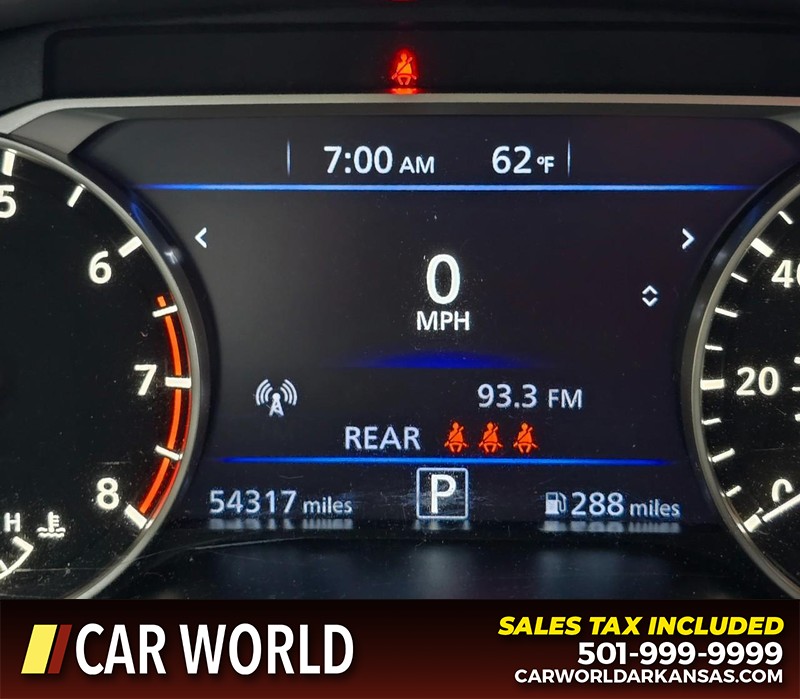 Nissan Altima Vehicle Full-screen Gallery Image 16