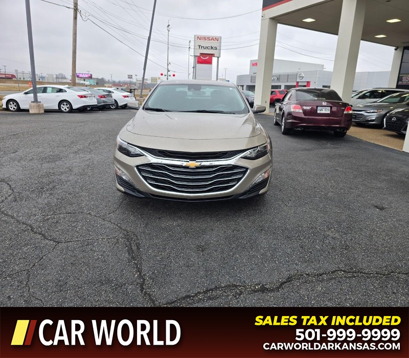 Chevrolet Malibu Vehicle Full-screen Gallery Image 2