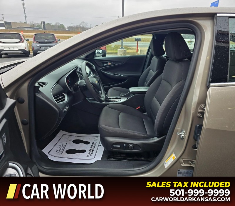 Chevrolet Malibu Vehicle Full-screen Gallery Image 8