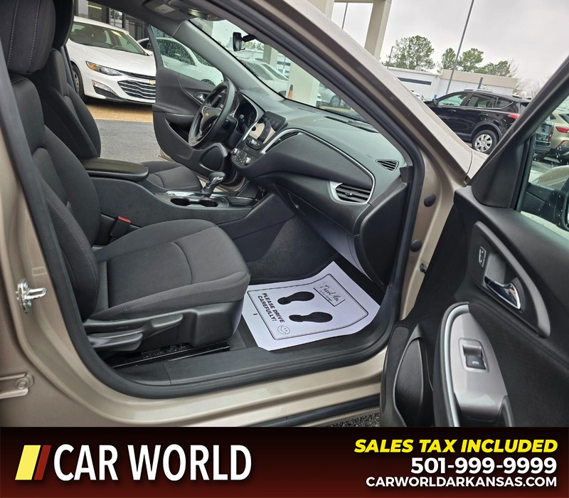 Chevrolet Malibu Vehicle Full-screen Gallery Image 11