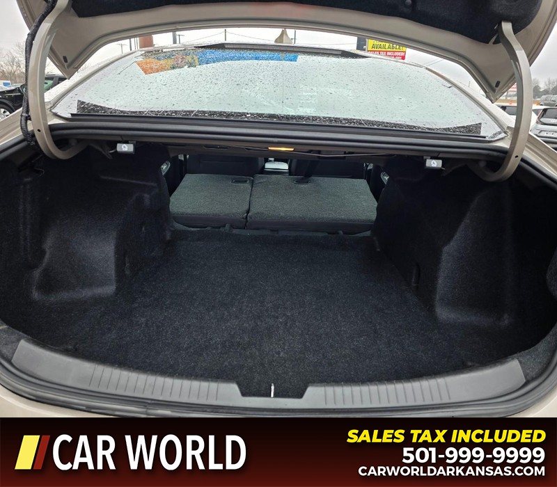 Chevrolet Malibu Vehicle Full-screen Gallery Image 14