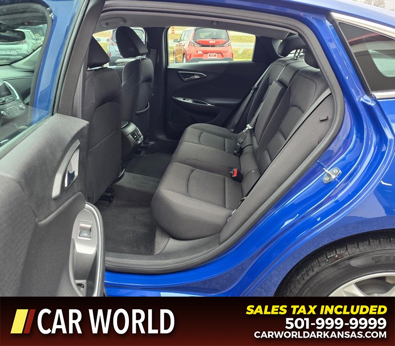 Chevrolet Malibu Vehicle Full-screen Gallery Image 10