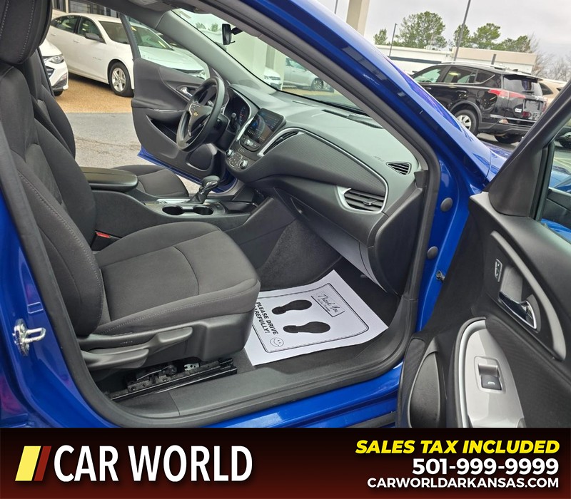 Chevrolet Malibu Vehicle Full-screen Gallery Image 11