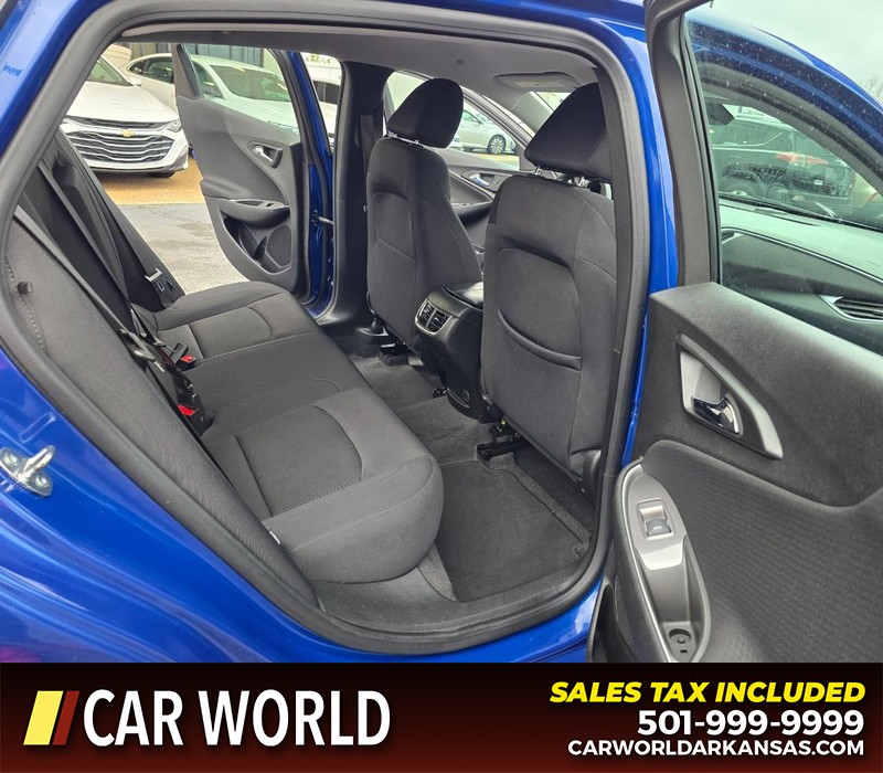 Chevrolet Malibu Vehicle Full-screen Gallery Image 12