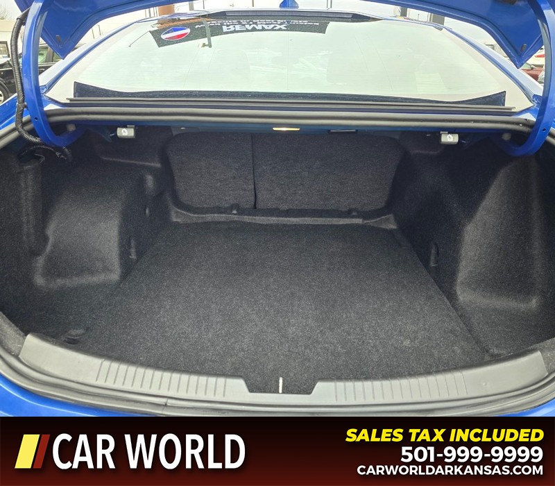 Chevrolet Malibu Vehicle Full-screen Gallery Image 13