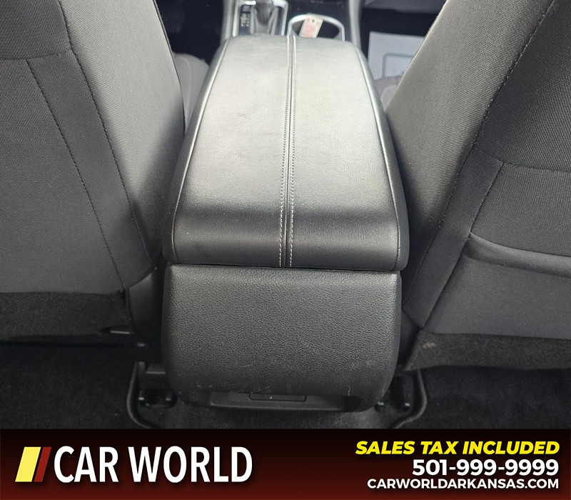 Nissan Altima Vehicle Full-screen Gallery Image 19