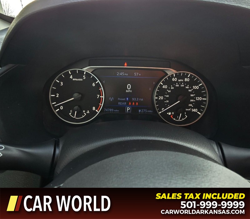 Nissan Altima Vehicle Full-screen Gallery Image 17