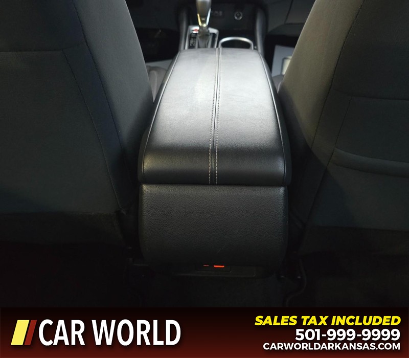 Nissan Altima Vehicle Full-screen Gallery Image 19