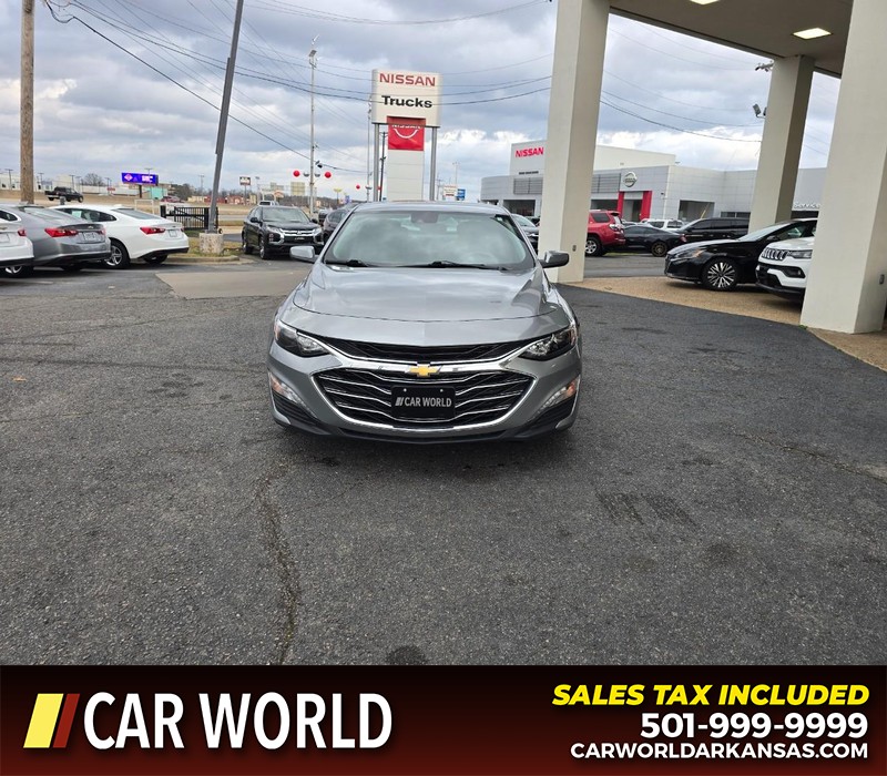 Chevrolet Malibu Vehicle Full-screen Gallery Image 2