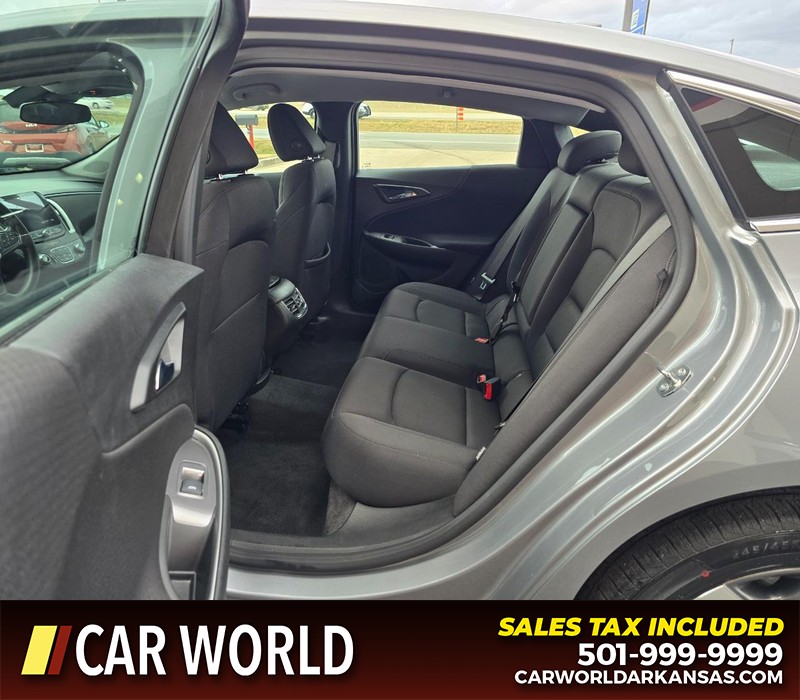 Chevrolet Malibu Vehicle Full-screen Gallery Image 10