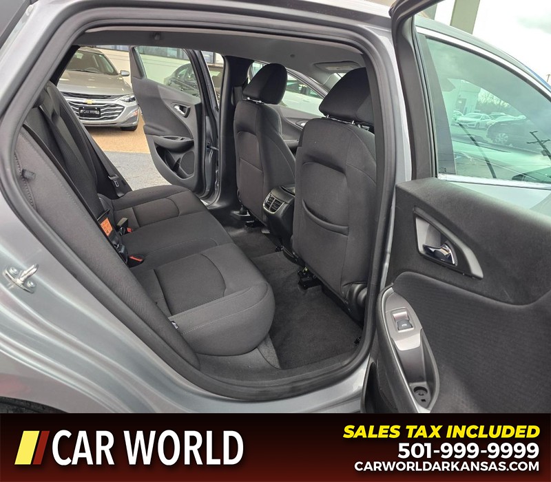 Chevrolet Malibu Vehicle Full-screen Gallery Image 12