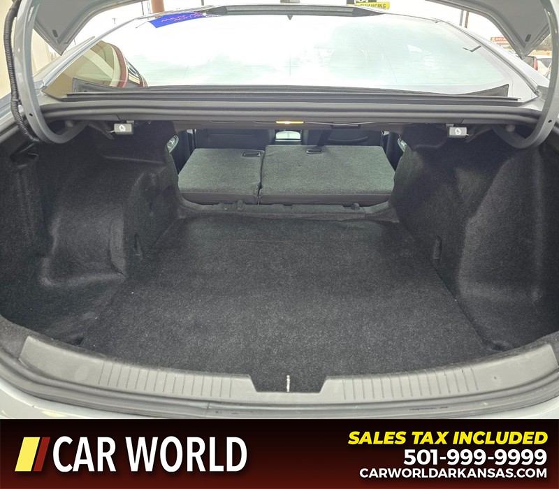 Chevrolet Malibu Vehicle Full-screen Gallery Image 14