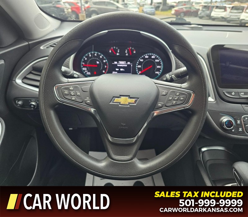 Chevrolet Malibu Vehicle Full-screen Gallery Image 15