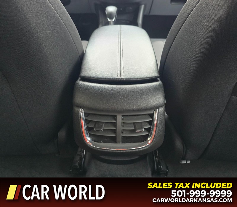 Chevrolet Malibu Vehicle Full-screen Gallery Image 19