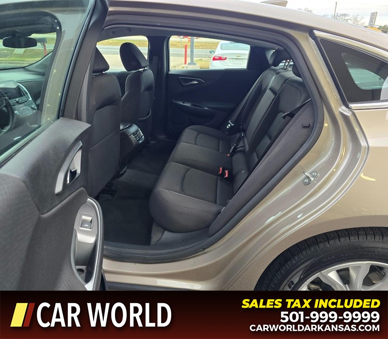 Chevrolet Malibu Vehicle Full-screen Gallery Image 10