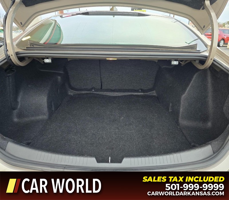 Chevrolet Malibu Vehicle Full-screen Gallery Image 13