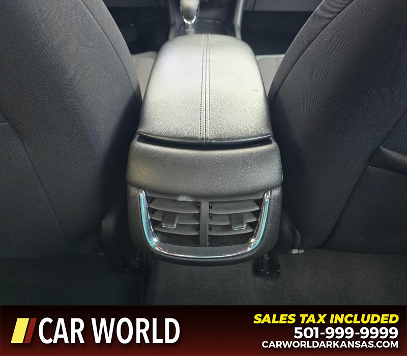 Chevrolet Malibu Vehicle Full-screen Gallery Image 19