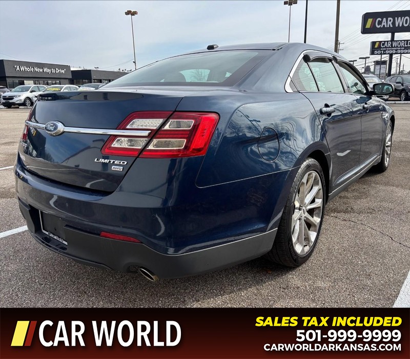 Ford Taurus Vehicle Full-screen Gallery Image 3