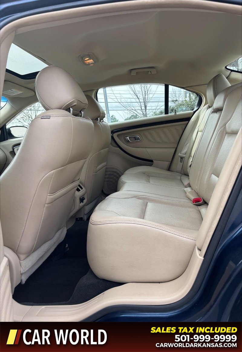 Ford Taurus Vehicle Full-screen Gallery Image 15