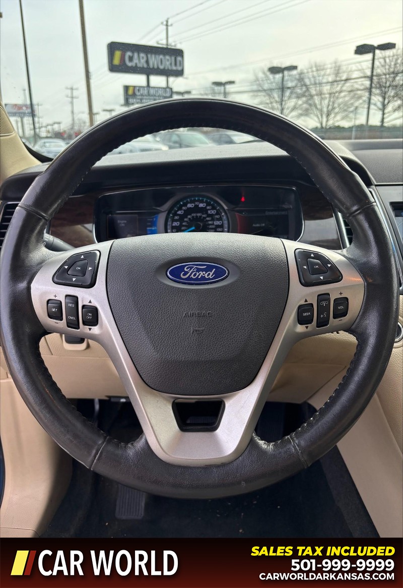 Ford Taurus Vehicle Full-screen Gallery Image 20