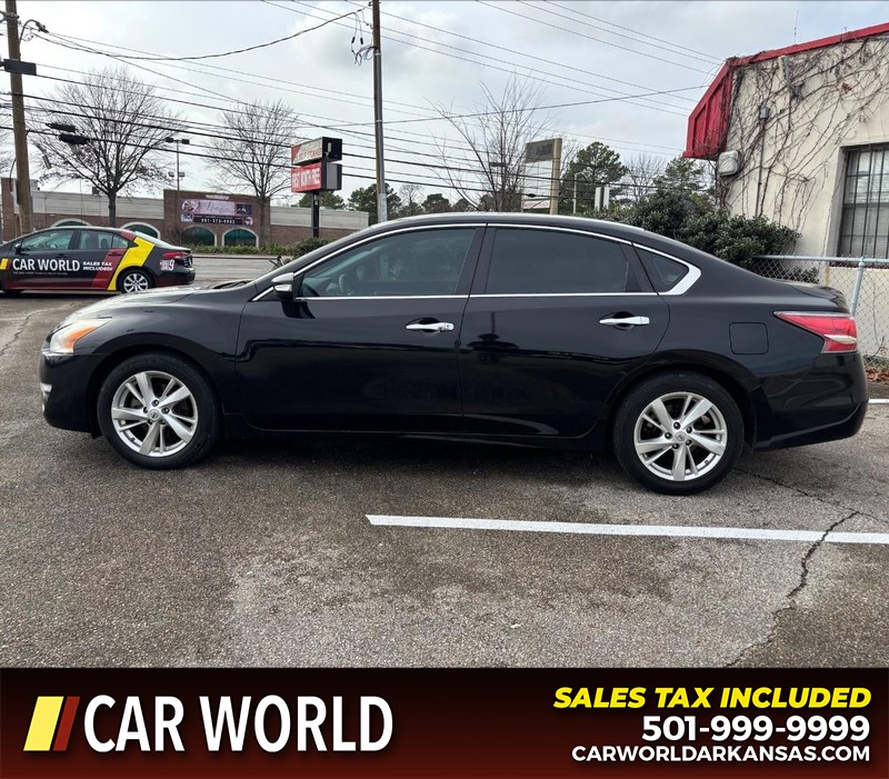 Nissan Altima Vehicle Full-screen Gallery Image 8